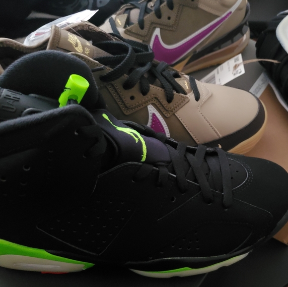 Jordan 6 - Picture 1 of 3